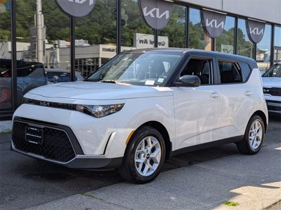 Certified 2025 Kia Soul S
