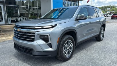 New 2025 Chevrolet Traverse LT w/ Driver Confidence Package
