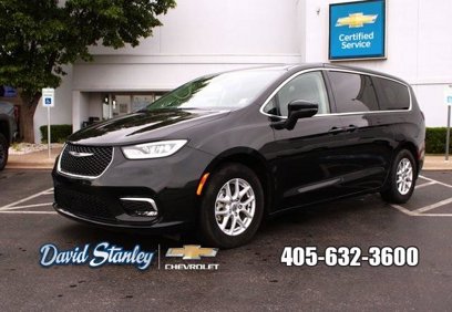 Used 2023 Chrysler Pacifica Touring-L