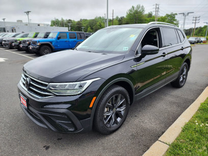 Used 2022 Volkswagen Tiguan SE w/ Panoramic Sunroof Package