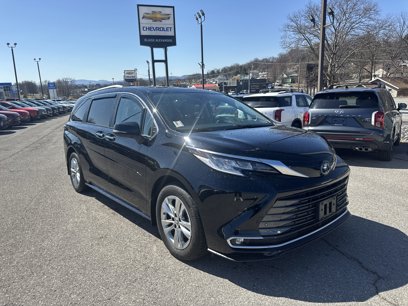 Used 2023 Toyota Sienna Limited