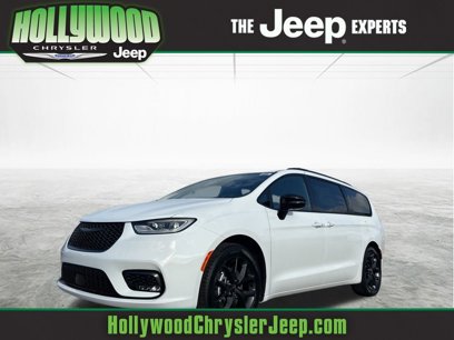 New 2025 Chrysler Pacifica Limited