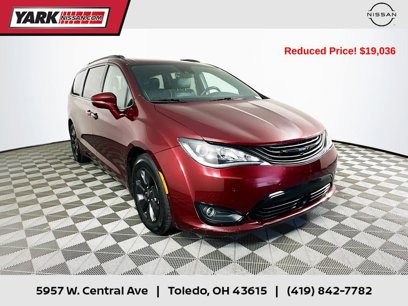 Used 2019 Chrysler Pacifica Limited w/ Advanced Safetytec Group