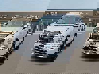 Used 2023 Mitsubishi Outlander SE