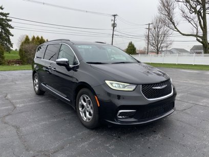 Used 2023 Chrysler Pacifica Limited