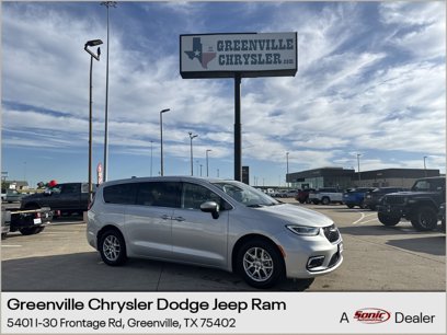 Used 2023 Chrysler Pacifica Touring-L