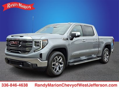 New 2025 GMC Sierra 1500 SLT w/ SLT Premium Package