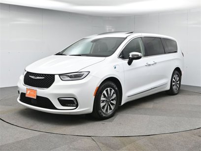 Used 2023 Chrysler Pacifica Limited