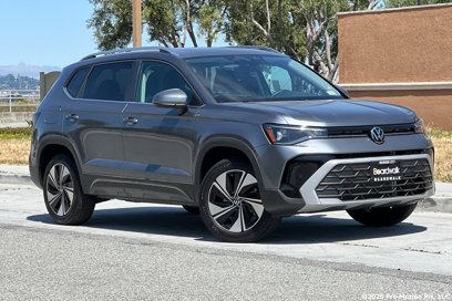 New 2025 Volkswagen Taos SE