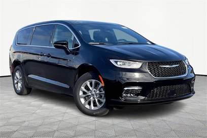 New 2025 Chrysler Pacifica Select