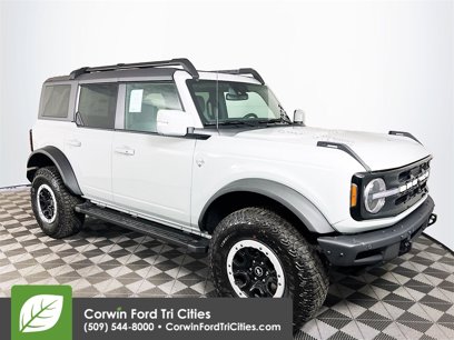 New 2024 Ford Bronco Outer Banks w/ Sasquatch Package