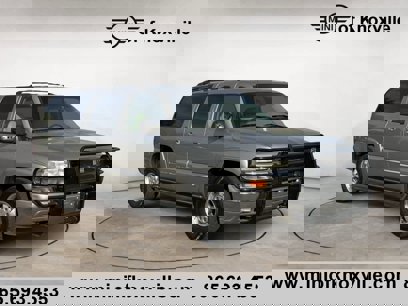 Used 2002 Chevrolet Suburban LT