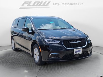New 2025 Chrysler Pacifica Select
