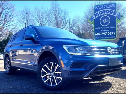 Used 2020 Volkswagen Tiguan SE w/ Panoramic Sunroof Package