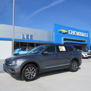 Used 2020 Volkswagen Tiguan SE w/ Panoramic Sunroof Package