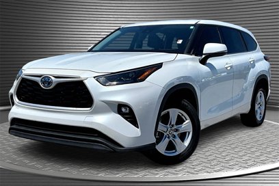 Used 2022 Toyota Highlander LE