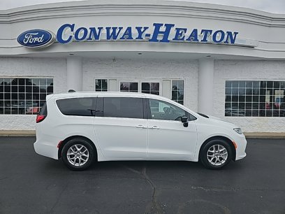 Used 2024 Chrysler Pacifica Touring-L