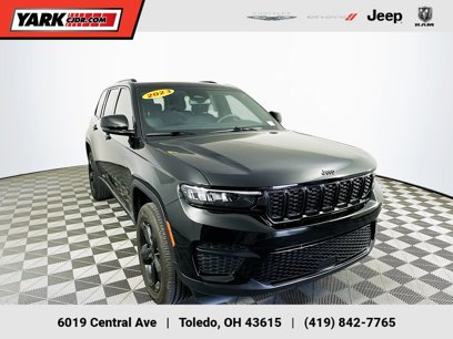 Used 2023 Jeep Grand Cherokee Altitude