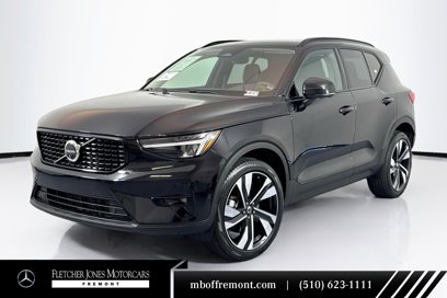 Used 2025 Volvo XC40 B5 Plus