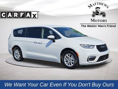 Used 2023 Chrysler Pacifica Touring-L