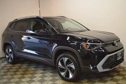 New 2025 Volkswagen Taos SE