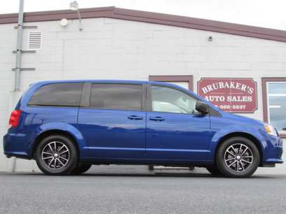 Used 2018 Dodge Grand Caravan SE w/ UConnect Hands-Free Group