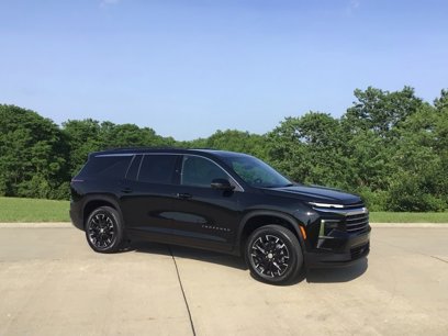 New 2025 Chevrolet Traverse LT w/ Sun and Wheel Package