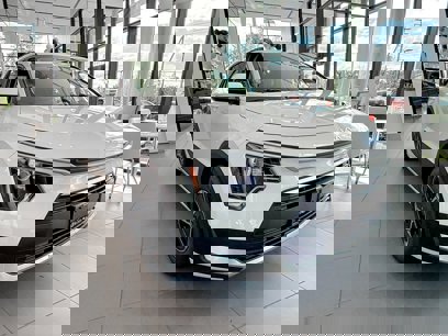 New 2025 Kia Niro LX