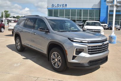 New 2025 Chevrolet Traverse LT