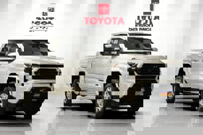 New 2025 Toyota Tacoma SR5