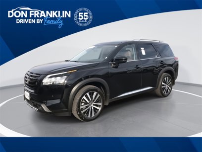 Used 2024 Nissan Pathfinder Platinum w/ Black Appearance Package