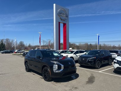 Used 2024 Mitsubishi Outlander SE Black Edition