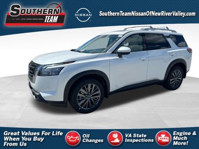 New 2025 Nissan Pathfinder SL w/ SL Premium Package