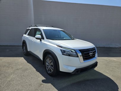 New 2025 Nissan Pathfinder SV w/ Cargo Package