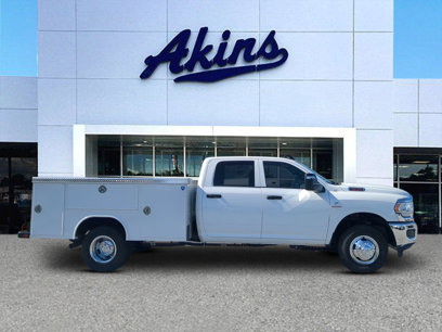 New 2024 RAM 3500 Tradesman w/ Chrome Appearance Group
