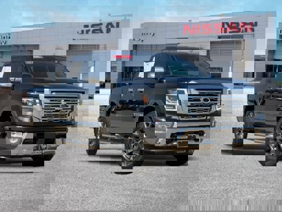 Certified 2023 Nissan Titan Platinum Reserve w/ Moonroof Package