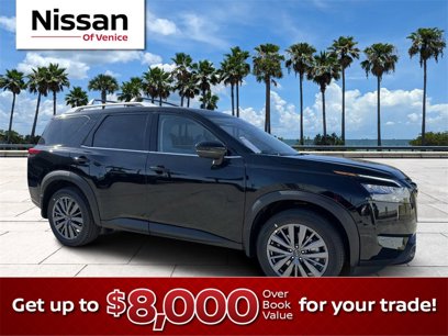 New 2025 Nissan Pathfinder SL w/ SL Premium Package