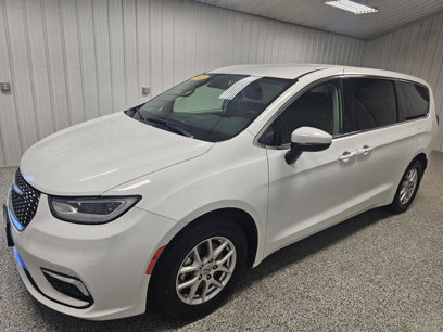 Used 2023 Chrysler Pacifica Touring-L