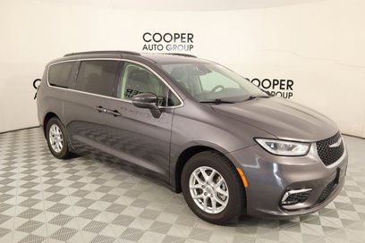 Used 2022 Chrysler Pacifica Touring-L