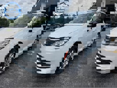 New 2024 Chrysler Voyager LX