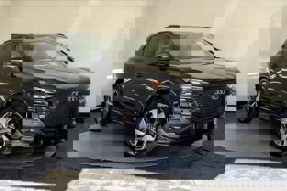 New 2025 Audi Q6 e-tron Premium Plus