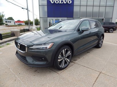 New 2026 Volvo V60 B5 Cross Country Plus w/ Climate Package