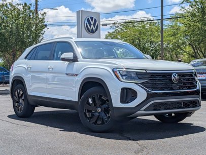 New 2025 Volkswagen Atlas Cross Sport SE
