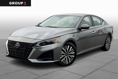 Used 2023 Nissan Altima 2.5 SV