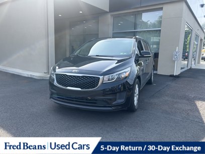 Used 2017 Kia Sedona LX w/ LX Essentials Premium Package