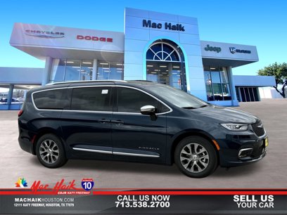 New 2025 Chrysler Pacifica Pinnacle