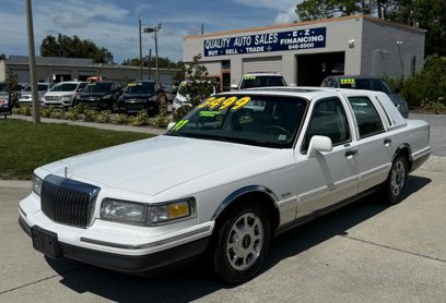 Used 1997 Lincoln Town Car Signature