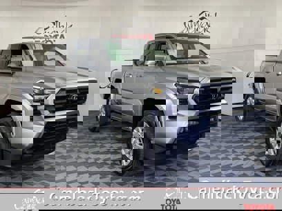 New 2025 Toyota Tacoma SR5