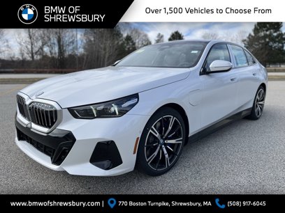 New 2025 BMW 550e xDrive w/ Premium Package