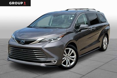 Used 2023 Toyota Sienna Platinum